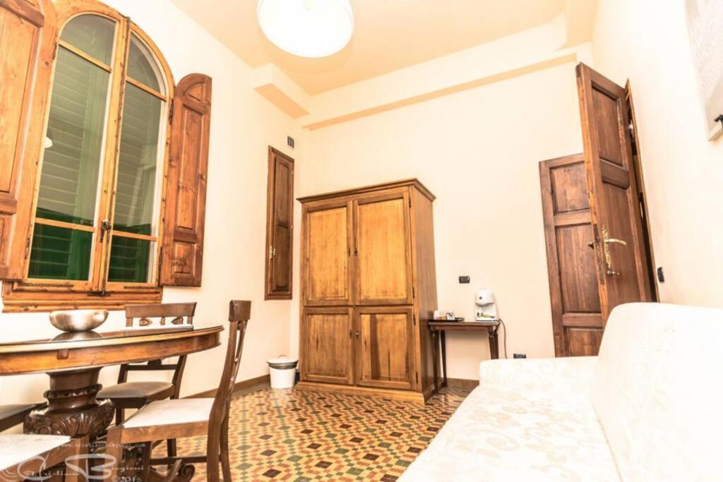 Comfy Portion Of Property By Villa Il Mosaico Florence Luaran gambar